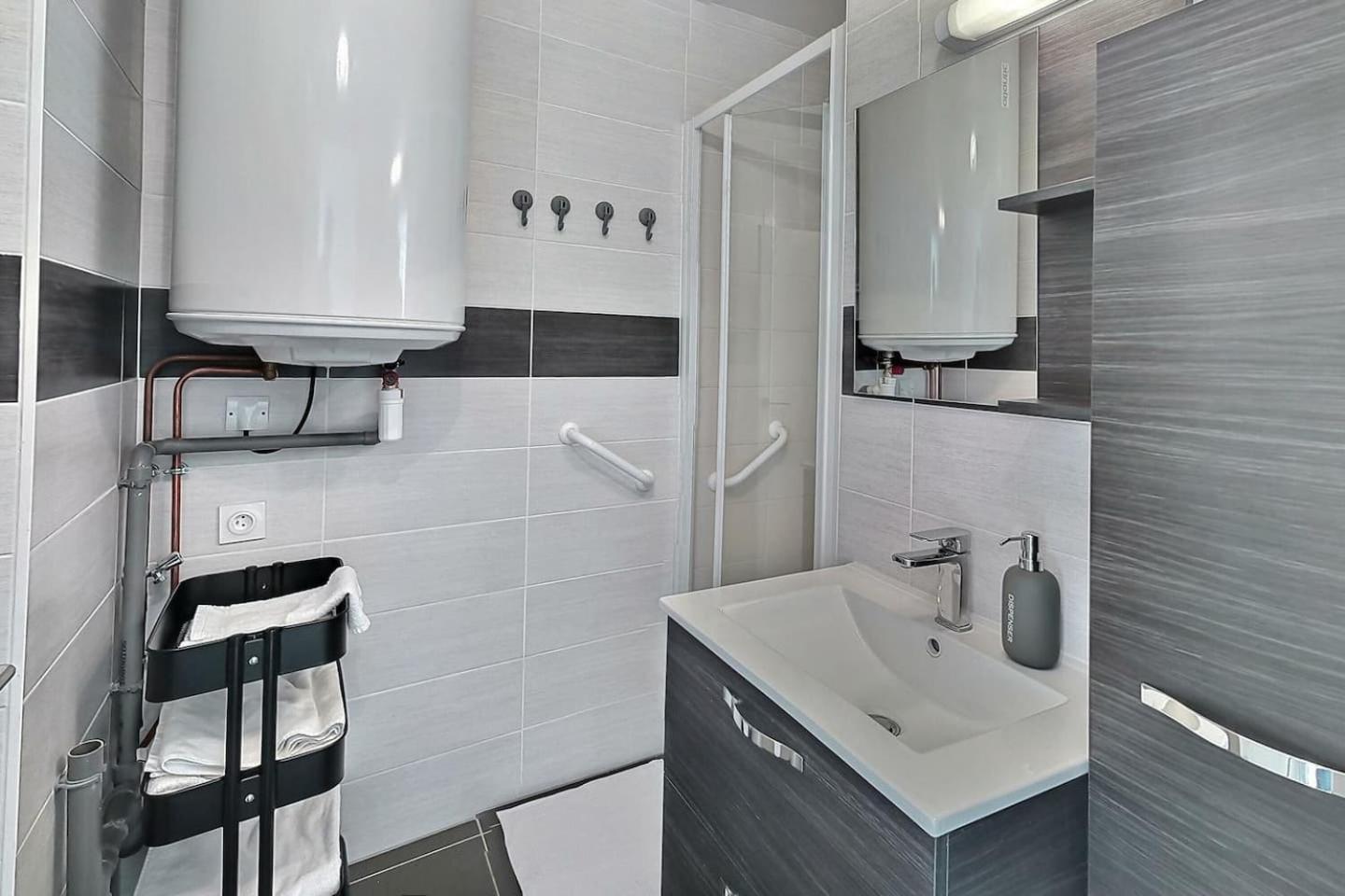 Le Voltaire - Balcon - 2 Chb - 3 Lits - 2 Min Gare Et Cente-Ville - Mon Groom Troyes Buitenkant foto